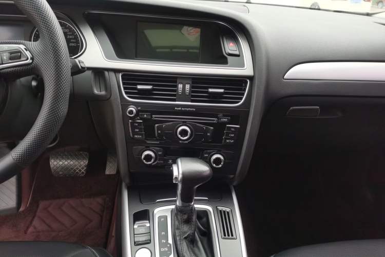 Used Audi A4L 2016 35 TFSI Collector's Edition Automatic Standard Model
