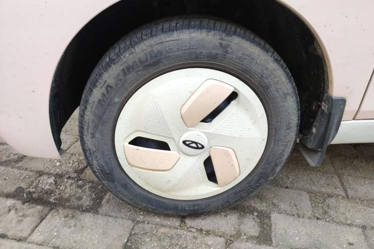 Used Chery QQ Ice Cream 2022 170km Sundae Phosphate Lithium-Ion