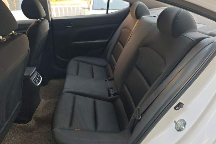 Used Hyundai Elantra 2019 1.4T Dual-Clutch Xuan Dong · Dynamic Model
