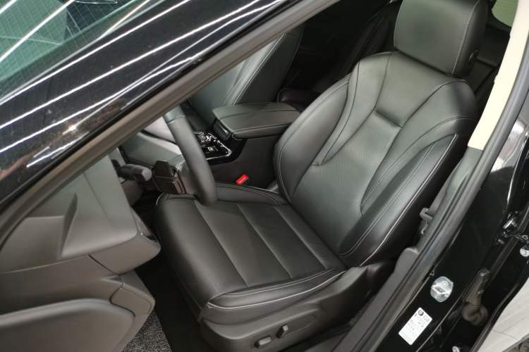 Used Buick Envision 2022 Facelift Encore S 552T Two-Wheel-Drive Luxury Model
