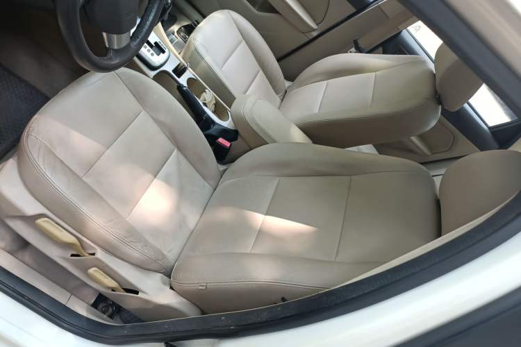 Used Ford Focus 2013 Sedan Classic 1.8L Automatic Fashion Edition
