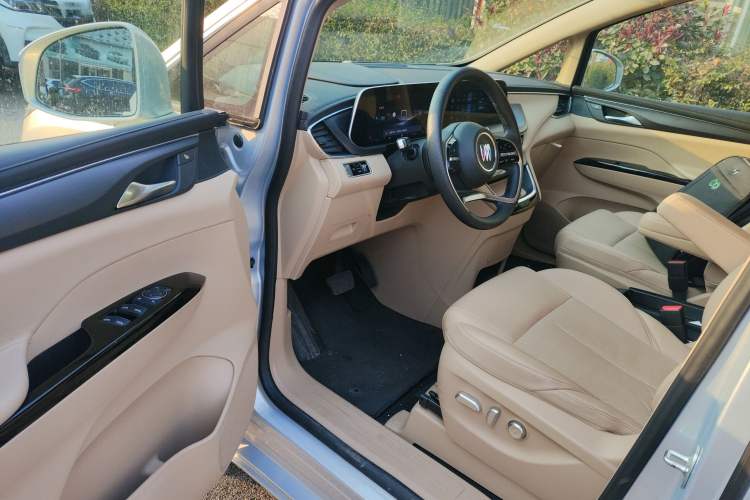 Used Buick GL8 New Energy 2025 Lu Shang Luxury Edition 7-Seater