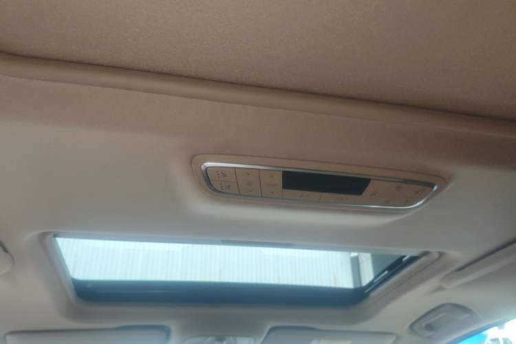 Used Buick GL8 2021 ES Landtrek 653T Luxury Model
