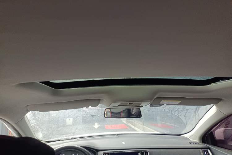 Used Roewe i6 2017 20T Automatic Internet Smart Edition