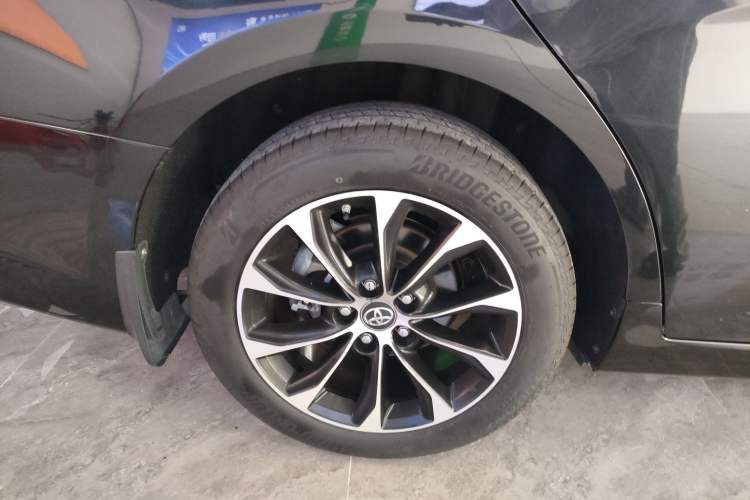 Used Toyota Avalon 2023 2.0L Premium Edition
