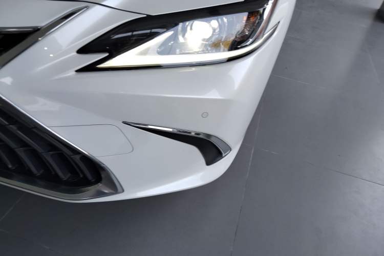 Used Lexus ES 2023 200 Excellence Edition