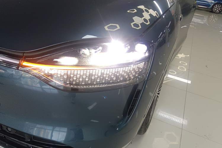 Used Hima AITO M9 2024 Range-Extended Ultra Version 52 kWh 6-Seater Model
