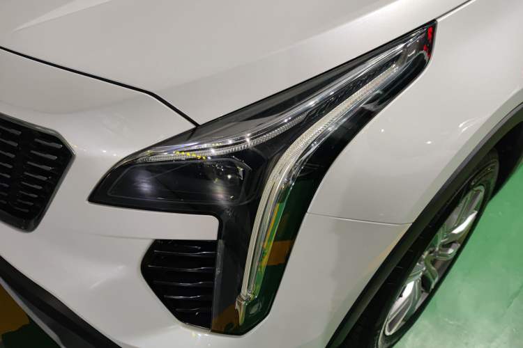 Used Cadillac XT4 2018 28T Two-Wheel Drive Leading Version
