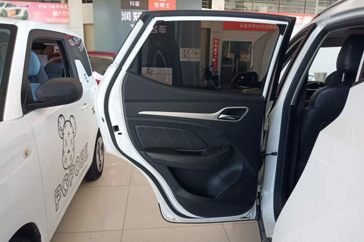 Used MG ZS 2018 1.5L Automatic Luxury Edition China V Standard
