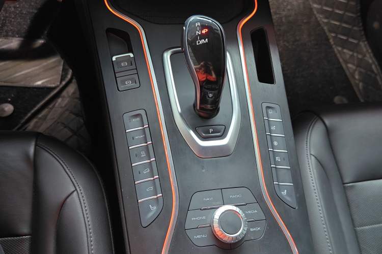 Used Wey VV7 2019 Upgraded Model 2.0T Flagship Version China VI