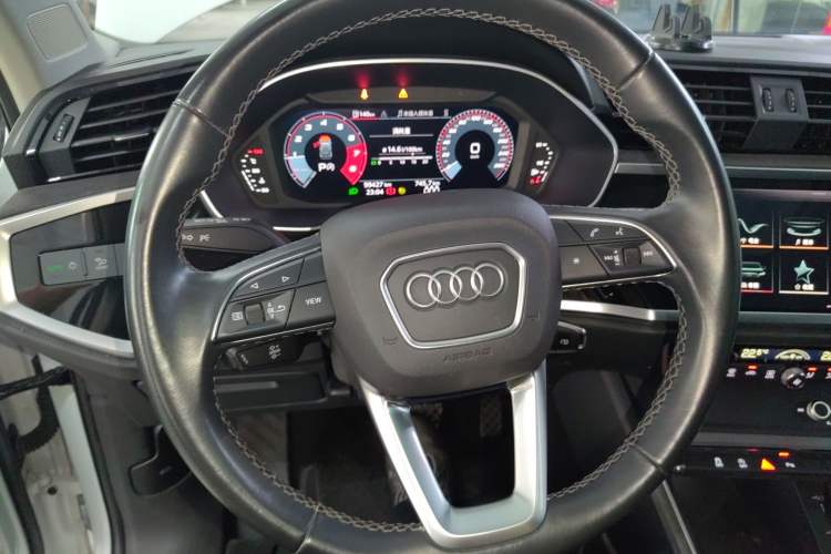 Used Audi Q3 2022 35 TFSI Progressive Dynamic Edition
