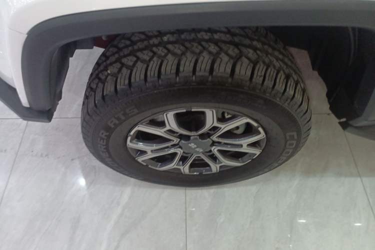 Used  BJ40 2023 2.0T Automatic Four-Wheel Drive Urban Hunter Edition Chivalrous Type
