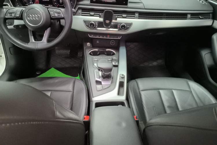Used Audi A4L 2019 40 TFSI Fashion Edition China VI Emission Standard

