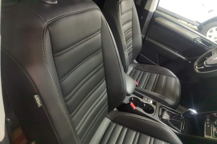 Used Volkswagen Touran 2018 Volkswagen Touran L 280TSI DSG Comfort Edition 7 Seats China VI Standard