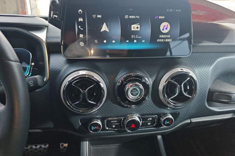 Used  BJ40 2023 2.0T Automatic Four-Wheel Drive Urban Hunter Edition Chivalrous Type