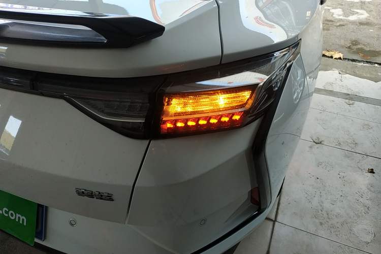 Used Dongfeng Aeolus Yixuan 2023 Mach Edition 1.5L Automatic Chasing Shadow Version