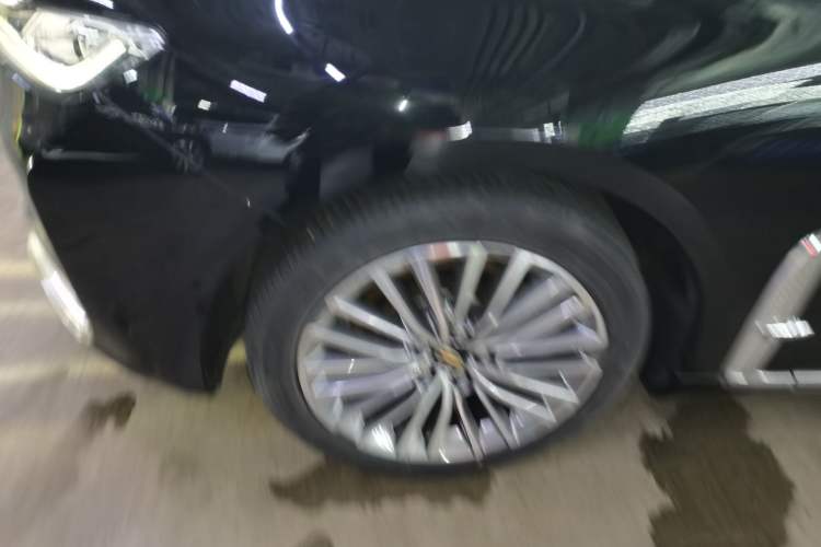 Used Hongqi H9 2020 2.0T Smart Connect Flagship Edition
