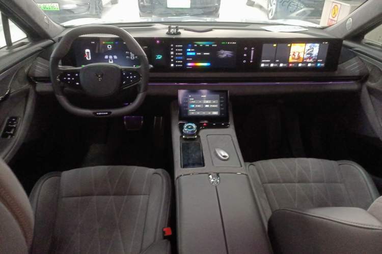 Used VOYAH PASSION 2023 Four-Wheel Drive Flagship Edition
