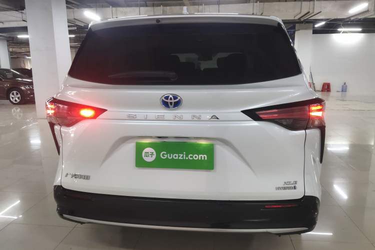 Used Toyota Sienna 2021 2.5L Hybrid Luxury Edition