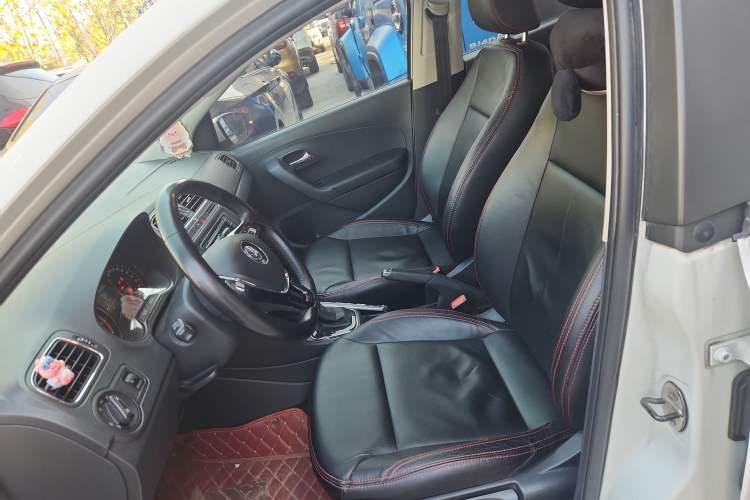 Used Volkswagen Polo 2016 1.6L Automatic Comfort Model
