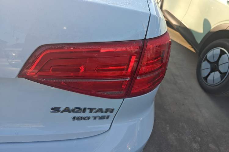 Used Volkswagen Sagitar 2018 180TSI DSG Prestige Edition
