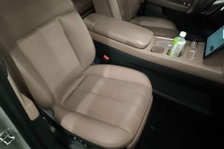 Used Nio ES8 2023 75 kWh Executive Edition
