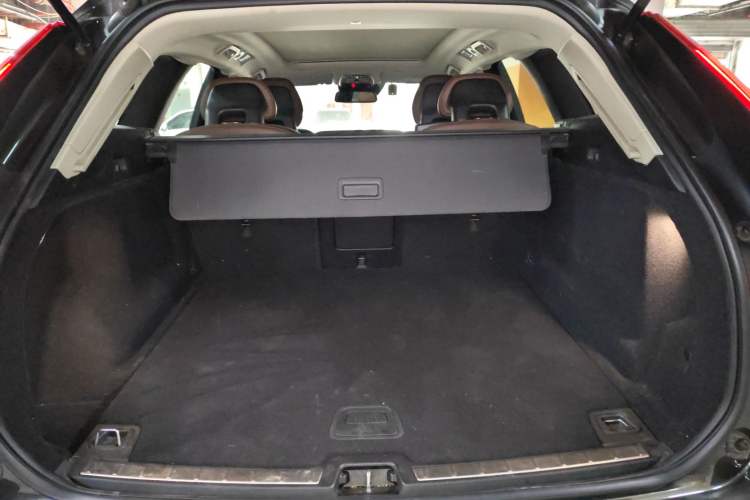 Used Volvo XC60 2018 T4 Zhiyi Edition