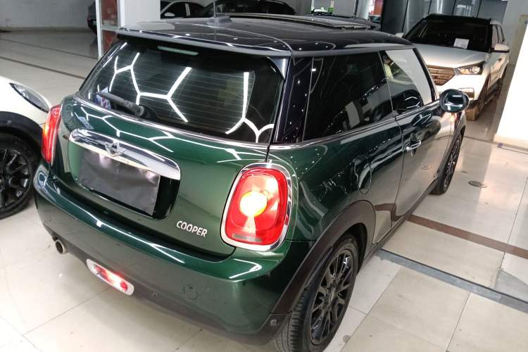 Used  MINI 2016 1.5T COOPER
