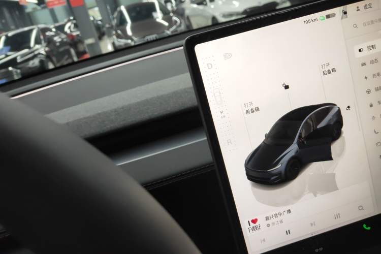 Used Tesla Model Y 2025 Rear-Wheel-Drive Version
