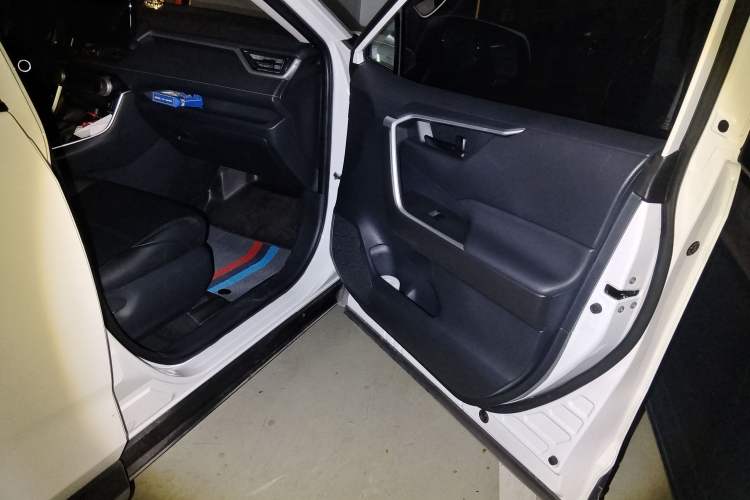 Used Toyota Wildlander 2024 2.0L CVT Two-Wheel Drive Leading Edition