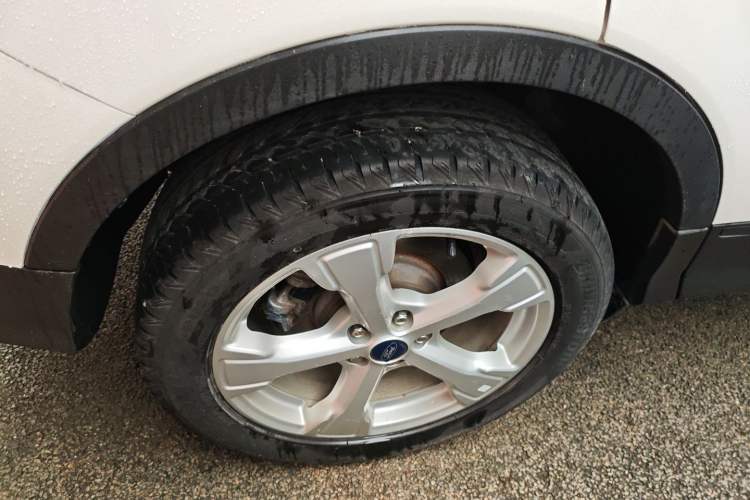 Used Ford Kuga 2017 EcoBoost 180 Two-Wheel-Drive Elite Trim
