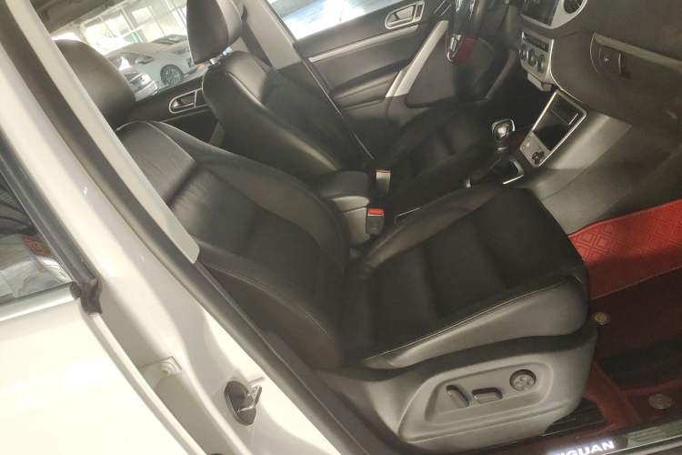 Used Volkswagen Tiguan 2015 1.8TSI Automatic All-Wheel-Drive Luxury Model
