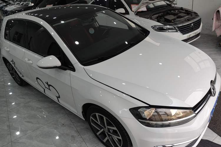 Used Volkswagen Golf 2020 Zhiai Edition 200TSI DSG Comfortable & Ambitious Version
