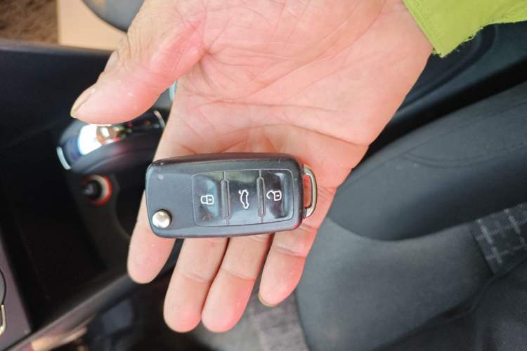 Used Volkswagen Polo 2016 1.6L Automatic Comfort Model
