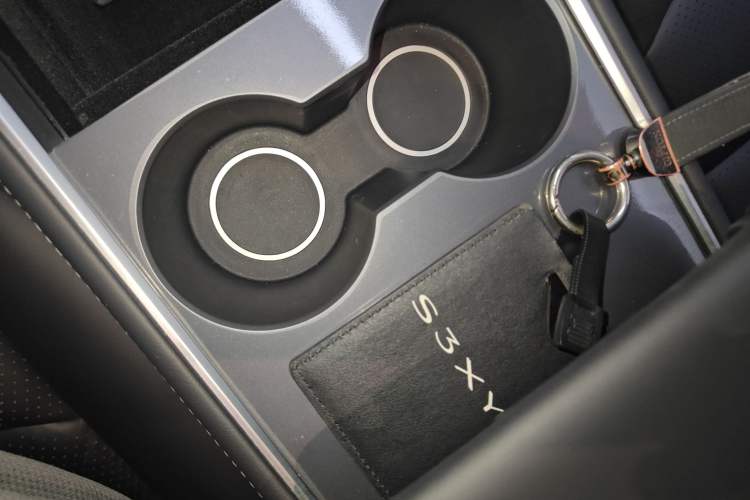 Used Tesla Model Y 2024 Long-Range All-Wheel-Drive Version
