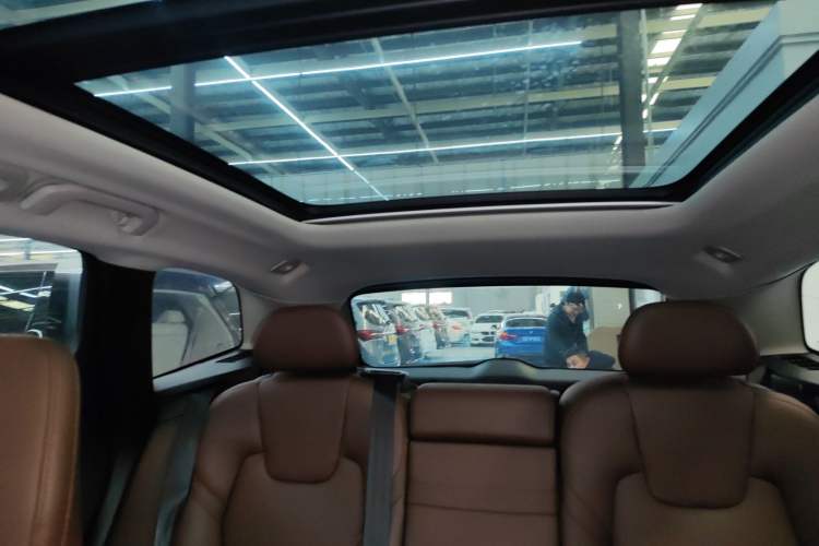 Used Volvo XC60 2019 T5 4x4 Smart Edition China VI Standard
