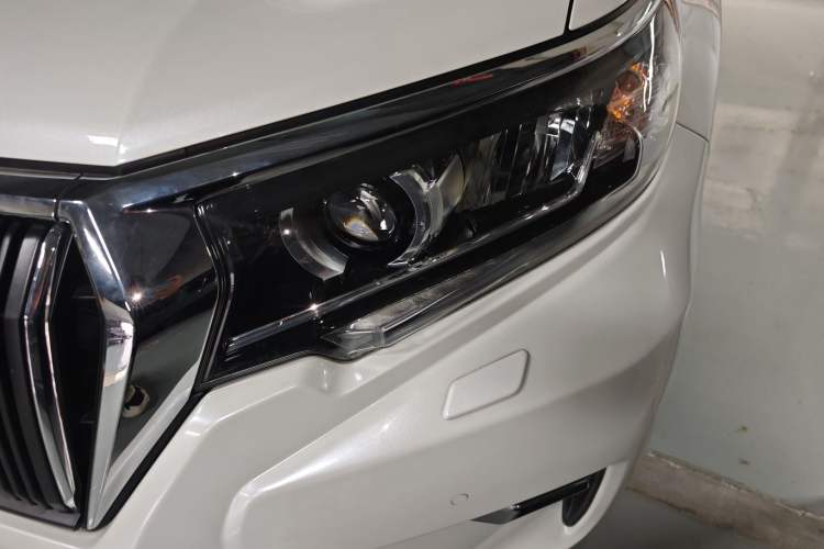 Used Toyota Prado 2018 3.5L Automatic TX-L with Rear-Mounted Spare Tire
