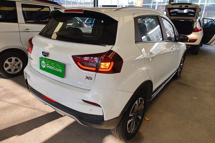 Used Geely Auto Vision X3 2019 Upgraded Model 1.5L Manual Elite Version
