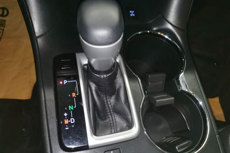 Used Toyota Highlander 2018 2.0T Four-Wheel Drive Prestige Version 7 Seats China VI Standard
