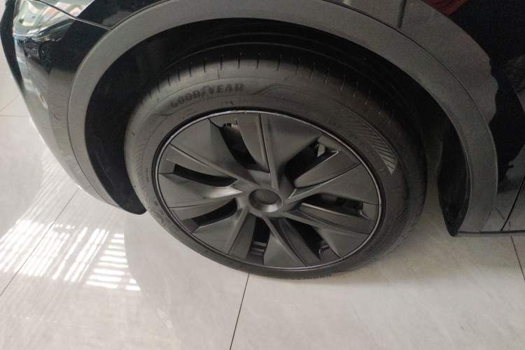 Used Tesla Model Y 2023 Rear-Wheel-Drive Version