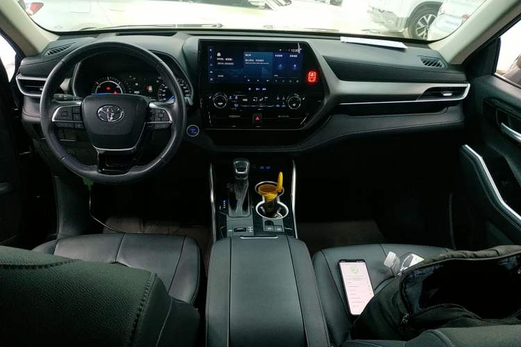 Used Toyota Highlander 2022 Dual-Engine 2.5L Four-Wheel Drive Prestige Version 7 Seats
