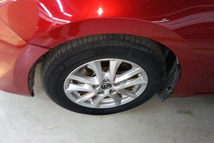 Used Mazda Mazda 3 Axela 2016 Sedan 1.5L Automatic Luxury Model