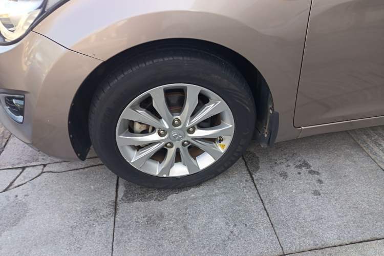 Used Hyundai Elantra 2016 1.6L Automatic Smart Version
