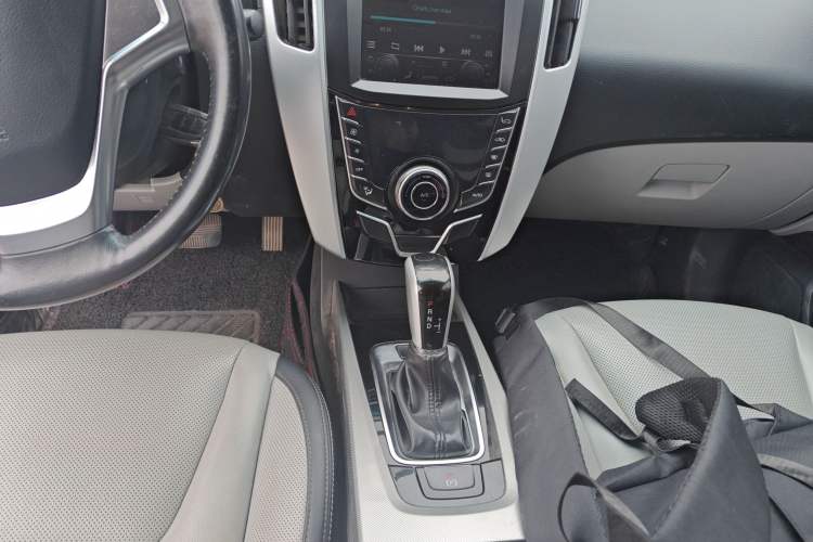 Used Luxgen U6 SUV 2015 1.8T Fashion Edition
