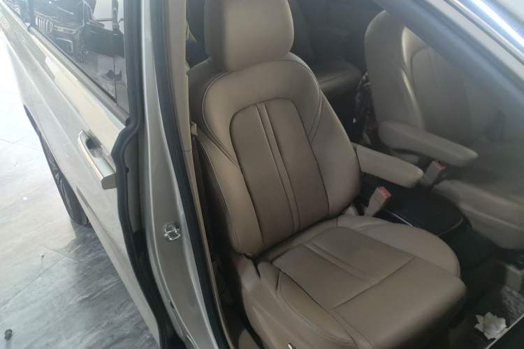 Used Buick GL8 2021 ES Landtrek 653T Luxury Model
