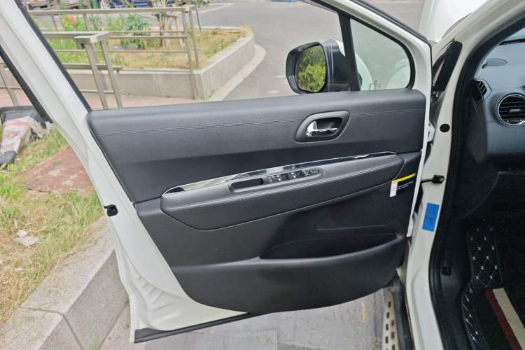 Used Peugeot 3008 2013 2.0L Automatic Trend Edition
