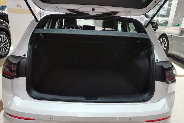 Used Volkswagen Golf 2025 300TSI R-Line