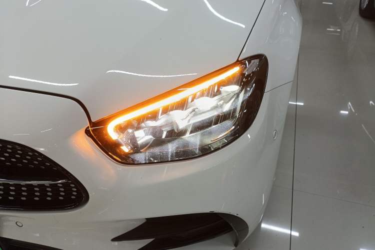 Used Mercedes-Benz E-Class New Energy 2022 Restyled E 350 e L Plug-in Hybrid Sports Sedan
