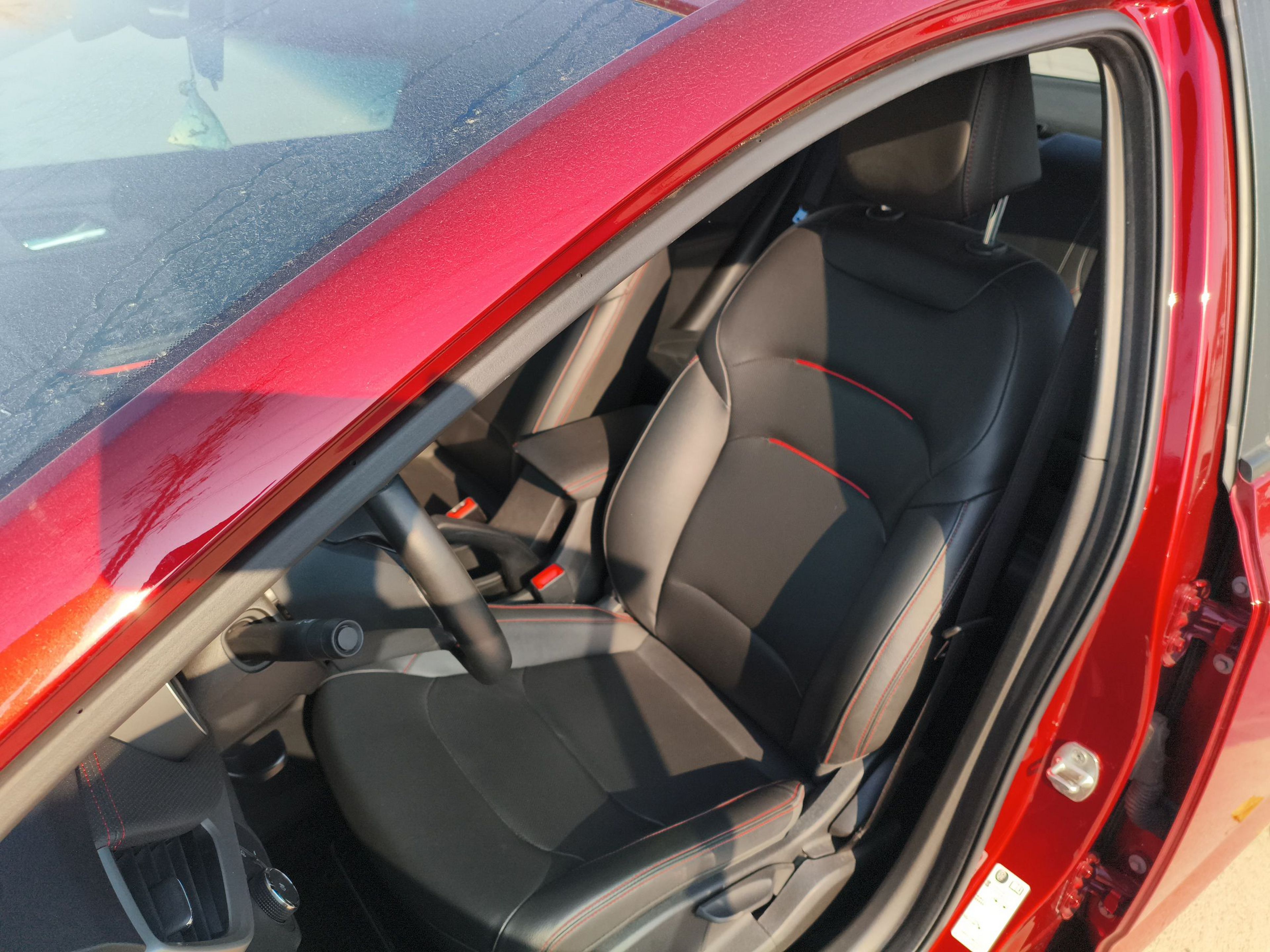 Переднее сиденье в автомобиле