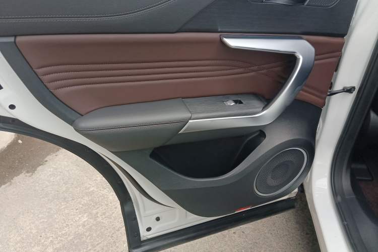 Used Wey VV5 2020 1.5T Two-Wheel Drive Smart Pioneer
